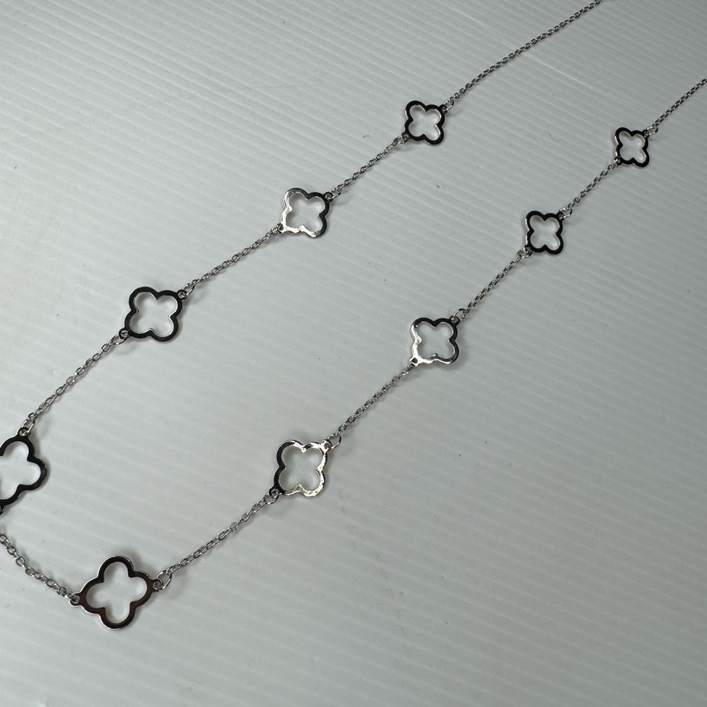 Elegant Clover Silver Floral Necklace - Picture 2 of 4